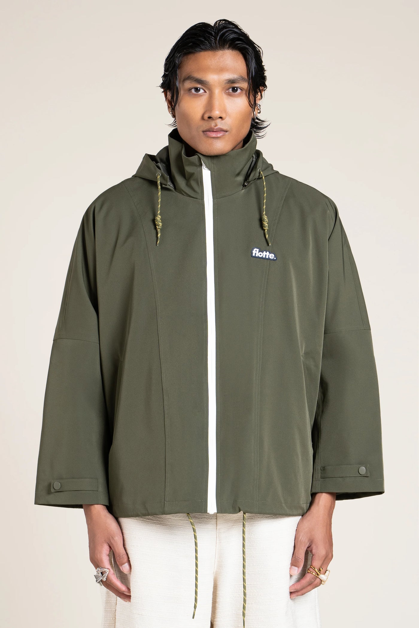 Lourmel - Waterproof Short Cape - Flotte color kaki 